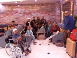 Viral: Pengusaha Muda Asal Jakarta Berangkatkan 11 orang Penyandang Disabilitas Umroh Gratis
