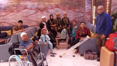 Pengusaha Muda Berangkatkan 11 orang Penyandang Disabilitas Umroh Gratis