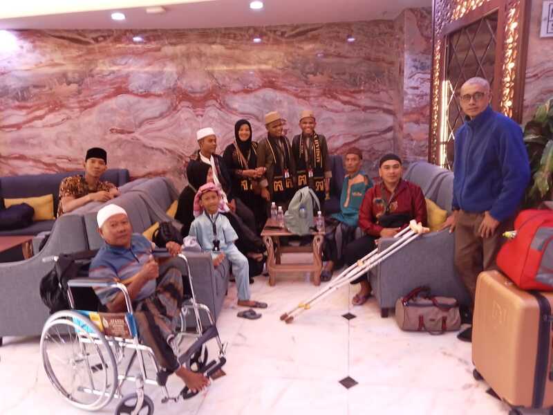Pengusaha Muda Berangkatkan 11 orang Penyandang Disabilitas Umroh Gratis