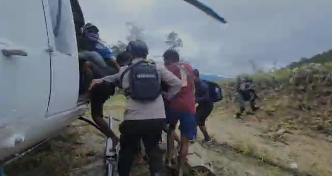 TNI-Polri Telah Evakuasi 5 Penumpang Pesawat Susi Air