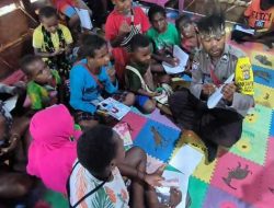 Viral: Berkat “Si Ipar” Anak-Anak Papua Korban KKB Kini Bisa Membaca dan Menulis