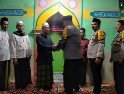 Viral: Polsek Kalideres Menghadiri Sholat Subuh Berjamaah Bersama Warga di Musholla At Tawwabin