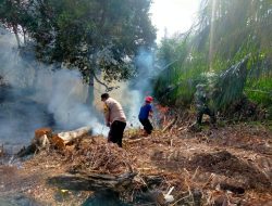 Viral: Gerak Cepat, Polri dan Aparat Gabungan Padamkan Kebakaran Lahan di Bengkalis