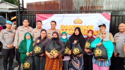 Viral: Bantuan kemanusiaan Polri untuk Masyarakat indonesia, Polres Metro Jakbar Salurkan 1000 Paket Sembako