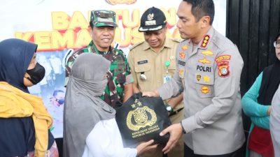 Viral: Bantuan Kemanusiaan Polri untuk Masyarakat, Polres Metro Jakbar Salurkan 1000 Paket Bansos