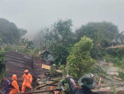 Viral: Tanah Longsor Natuna Telan 10 Korban Jiwa