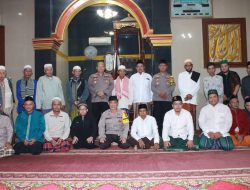 Himbau Harkamtibmas, Kapolsek Kalideres Beserta Piket Fungsi Subuh Keliling di Masjid Jami Al Musyarofah