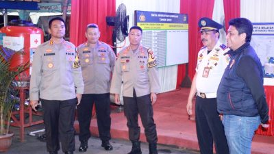 Kapolres Jakarta Barat Kunjungi Pos Pelayanan Lebaran 2023 di Terminal Bus Kalideres