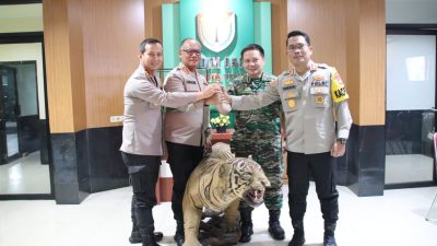 Viral: Perkuat Sinergisitas, Kapolres Pelabuhan Tanjung Priok Silaturahmi ke Markas Kodim 0502 Jakarta Utara