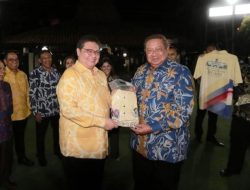 Viral Ketua Majelis Tinggi Partai Demokrat Bertemu Ketua Umum Partai Golkar