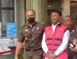 Viral: Menkominfo Johnnny Plate Ditahan Terkait Kasus Korupsi Bakti Kominfo
