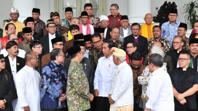 Bermain-Main Dengan Rumah Ibadah