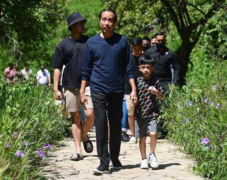 Rakyat Rindu Jokowi Mundur