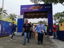 Anies, Warga Biasa Yang Nonton Formula E