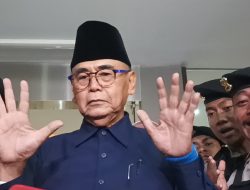 Panji Gumilang Hampir Tumbang