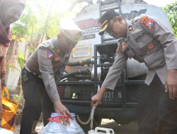 Viral: 28 Tahun Pengabdian Akpol 95 Patria Tama, Polres Madiun Kota Salurkan Air Bersih Dan Bagi Sembako