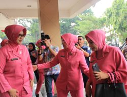 Viral: HKGB ke-71, Ketua Bhayangkari Daerah Metro Jaya Kunjungi Posyandu Kemala XVI 12 Aspol Kalideres