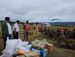 Viral: Kapolri Salurkan 264,7 Ton Beras dan 1.500 Sembako untuk Warga Papua yang Terdampak Kekeringan