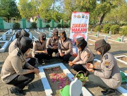 Viral: Polwan Polres Ngawi Ziarah ke TMP Doakan Para Pahlawan