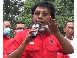 Adian Napitupulu Jangan Pilih Presiden Yang Kerap Memamerkan Foto Ke Bersamaan Jokowi 