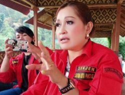 Meyske Yunita Sekjen SKP Memberikan Bukti tambahan kasus penyekapan dan penculikan Sisilia Amora Kaunang ke Polres Jakarta selatan