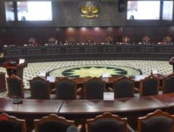 Sejumlah Pihak Peminta Anwar Usman Mundur Dari Jabatan Ketua MK.