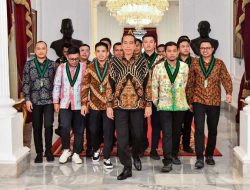 Tuan Jokowi Yang Maha Kuasa