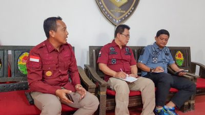 Gelar Rapat Strategi, Plt Kalapas Kediri Budi Ruswanto Pimpin Persiapan KPPS TPS Khusus Lapas