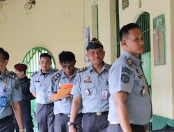 Team Kanwil Kemenkumham Jatim Adakan Monev di Lapas Kediri  Kediri, – Tim Monitoring dan