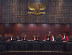 Jurus Tiga Angin Hakim MK