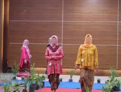 Peringati Hari Bakti Pemasyarakatan ke 60, Lapas Kediri Gelar Fashion Show Kreasi Sarung