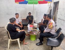 Bhabinkamtibmas Polsek Palmerah Sambangi Warga Di Kota Bambu Selatan