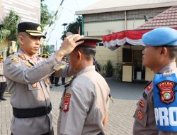 Kapolres Pelabuhan Tanjung Priok Pimpin Upacara Kenaikan Pangkat