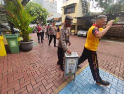 Polsek Tambora Sisihkan Rezeki, Salurkan Kebahagiaan kepada Anak Yatim Piatu