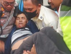 Kepedulian Polri: Satlantas Jakarta Barat Selamatkan Warga Korban Lakalantas Di Jl S Parman