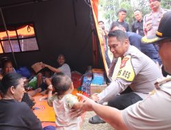 Peduli Korban Kebakaran Kalianyar, Polres Metro Jakbar Berikan Bantuan dan Buka Posko Layanan Dokumen