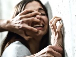 Wanita Muda Mengaku Sejak Setahun Terakhir jadi Korban Penganiayaan Ketum Partai
