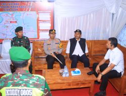 Kapolres bersama Forkopimda Ngawi Kunjungi Posyan dan Pospam di Malam Natal 2024