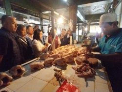 Satgas Saber Polda Metro Jaya Cek Harga dan Ketersediaan Bapokting di Pasar Jakarta Barat Jelang Idul Fitri