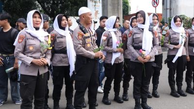 Sejukkan Ramadhan, Polda Metro Kedepankan Pendekatan Humanis dan Tim Sholawat dalam Pelayanan Penyampaian Aspirasi Mahasiswa