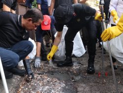 Dukung Gerakan Asri Presiden Prabowo, Kapolda Metro dan Para Menteri Turun Gunung Bersihkan Pasar Kramat Jati