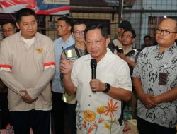 Mendagri Tinjau Program Bedah Rumah di Bukit Duri, Ajak Pemda Dukung Percepatan Perbaikan Hunian