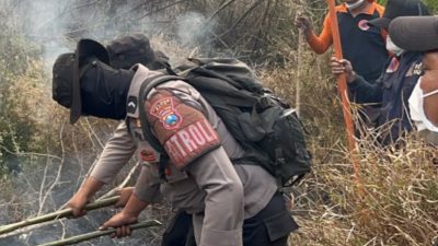 Polres Batu Terjunkan Personel Tangani Karhutla di Gunung Buthak dan Sterilisasi Jalur Pendakian Panderman