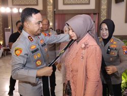Jadi Ibu Asuh Polwan Polda Jatim, Ny. Lenia Dekananto Dorong Kesejahteraan dan Keharmonisan Keluarga Polri