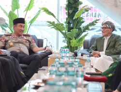 Perkuat Sinergi dengan Ulama, Kapolri Silaturahmi dengan Rais Aam PBNU di Surabaya