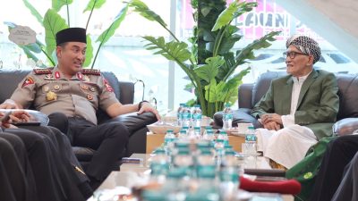 Perkuat Sinergi dengan Ulama, Kapolri Silaturahmi dengan Rais Aam PBNU di Surabaya