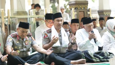 Perkuat Sinergi Ulama dan Umara, Kapolri Silaturahmi ke Ponpes Tebuireng dan Ziarah Makam Gus Dur